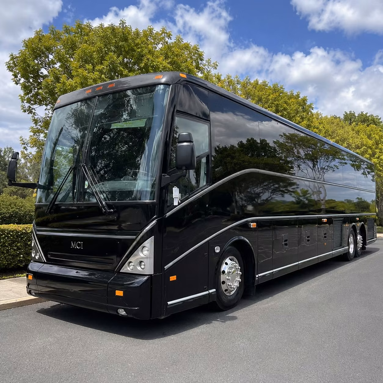 newport news employee shuttle services for shipyard workers tech teams and corporate campuses