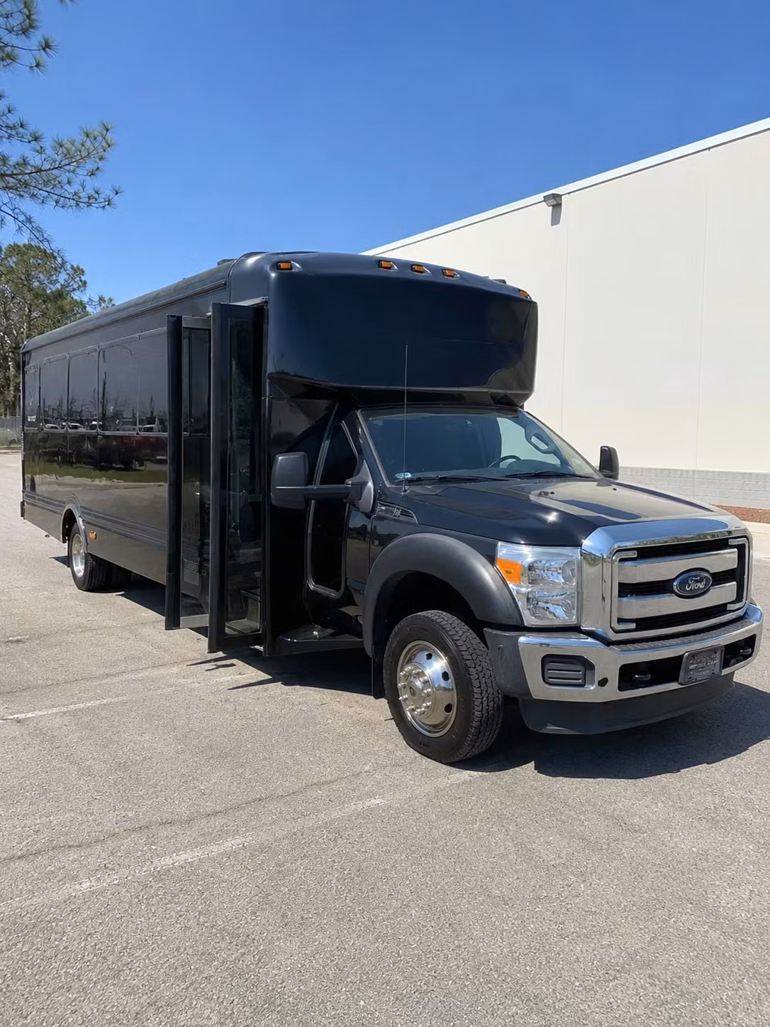 party buses and minibuses for virginia beach amphitheater shows